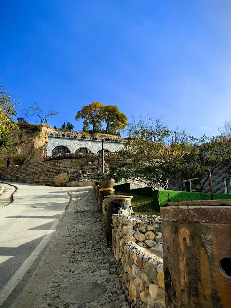 山西吕梁·离石区杜家山村