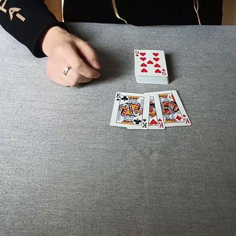 魔术讲解、洗牌技巧三张扎金花技巧三公控牌手法