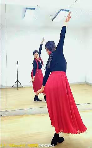 民族风藏舞《我的九寨》高允诺演示请欣赏!