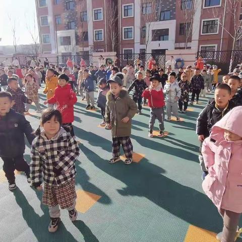 金色摇篮幼儿园幼中二班活动精彩瞬间