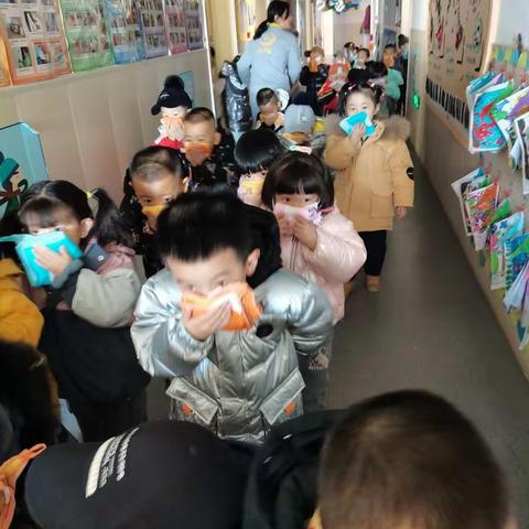 金色摇篮幼儿园第十一周幼中二班一周精彩