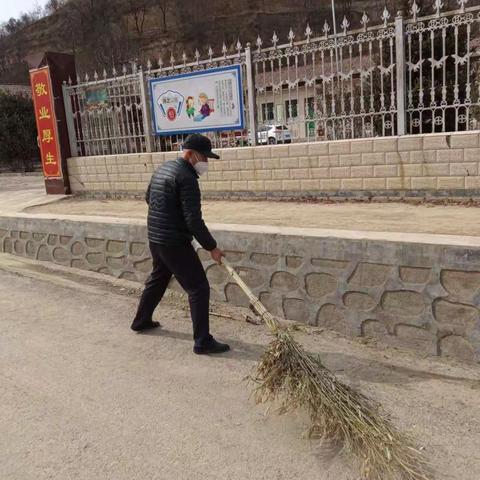 师生齐动员，旧貌换新颜
             一一一告王小学开学工作掠影