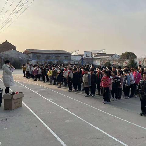 常庄镇龙泉学校【消防演练在校园，防火安全时刻记】