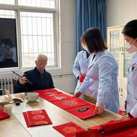 寒冬送春联  墨香暖人心