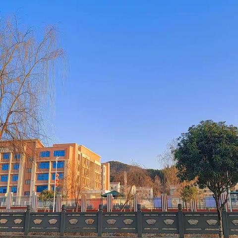 （学前教育2208班车丽雯）（家庭年会，我来召开）