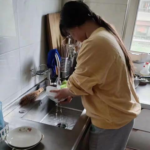 “迎五一，爱劳动”