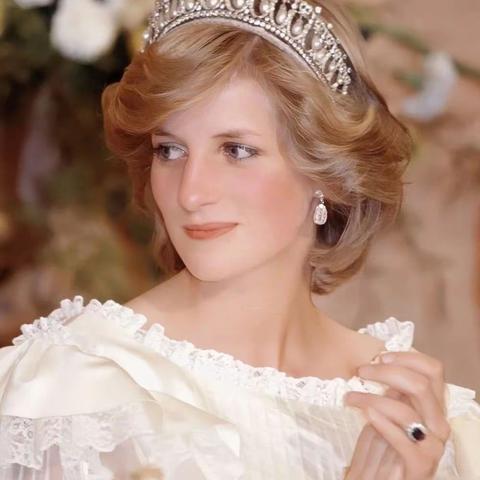 最美三位经历婚变的王妃，是谁？