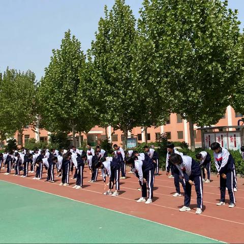 精英中学七年级队列队形队操比赛