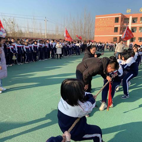 成安精英中学九年级拔河比赛
