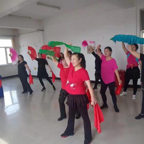 舞出闪亮生活，舞出新风采