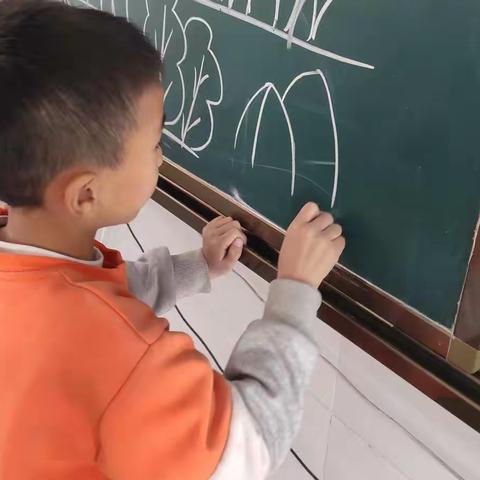 赣州市蟠龙车头小学——简笔画综合兴趣班