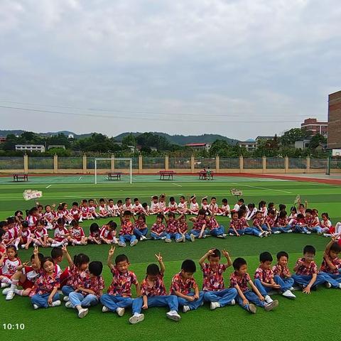 “小学初体验·幼小零距离”——童市镇中心幼儿园幼小衔接之参观小学