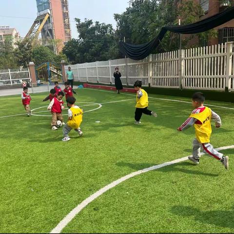 华美风景园中班足球⚽️启蒙课