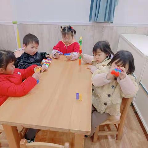 晨玺幼儿园小二班2月17日班级日志