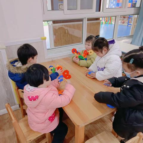 晨玺幼儿园小二班2月23日班级日志