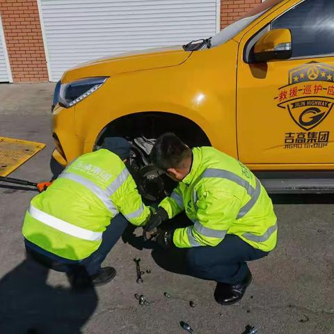 提升清障救援水平保障道路通畅安全