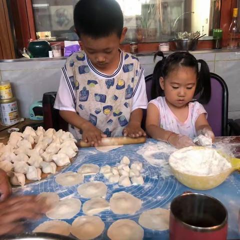 浓浓端午味，回味端午情。