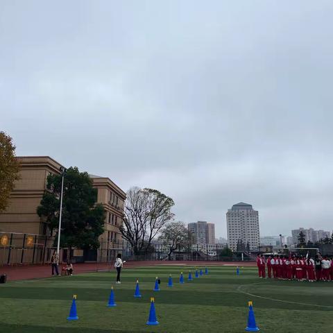 展体育课堂风采 共教研促成长———严蔡蓉名师工作室线下研讨活动