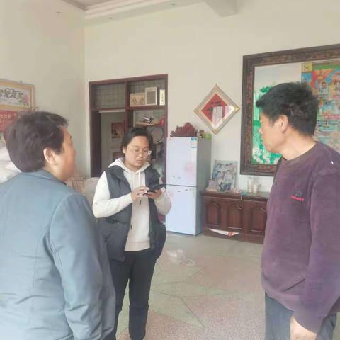 听党话，跟党走，脱贫致富有盼头。4月12日，高村营包村领导和干部走访脱贫户和监测户家。