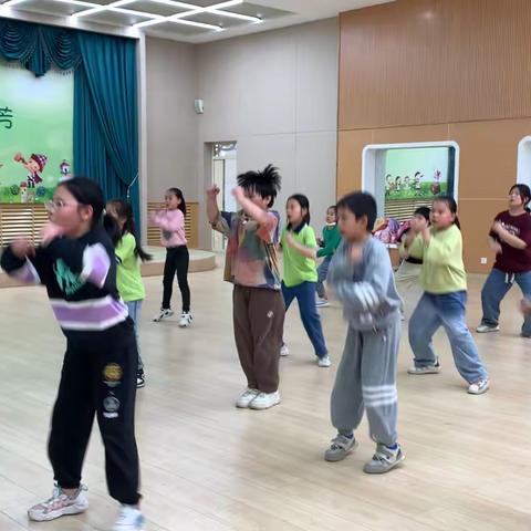 五洲观澜实验小学三四年级街舞社团第十节课