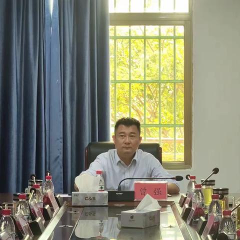 区政府副区长曾强主持召开临春龙岭路项目工作推进会