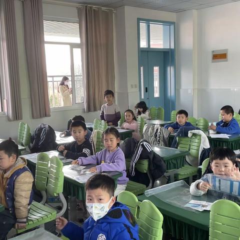 【月月老师】金龙湖小学一12班STEM主题课程“哺乳动物”剪影