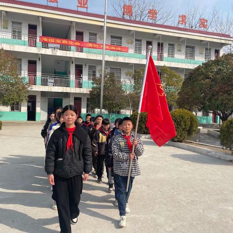 春暖花开时，学习雷锋日