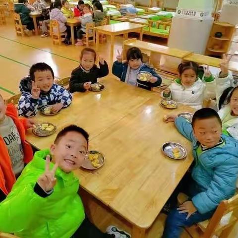 贵定县艾乐幼儿园大一班烘焙课——《我是小小美食家》