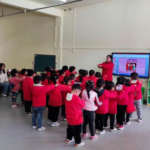 石花镇中心幼儿园——朵朵班三八活动