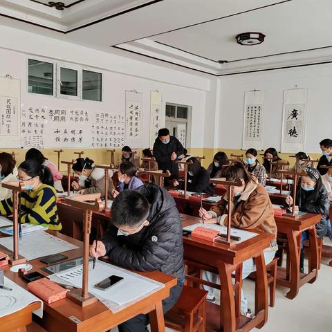 弘扬传统文化，营造墨香校园——哈巴河县白桦中学教师毛笔字培训班开课了