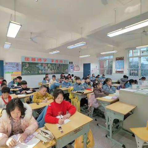 红星实验小学四年级硬笔书法课堂反馈