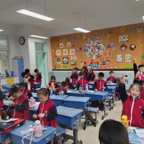 长清区第三实验小学科技社团一年级肺的呼吸