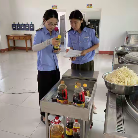 白云湖市场监管所开展秋季学校食堂专项检查