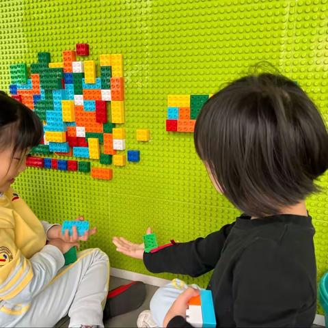 合作游戏快乐多-乐高墙