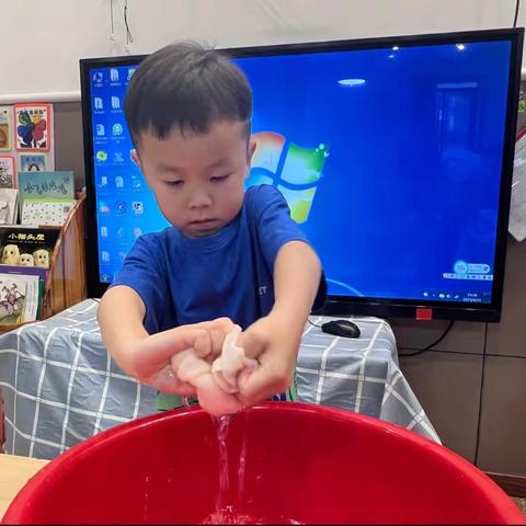 今天我们进行了自理能力练习，一起来看看吧