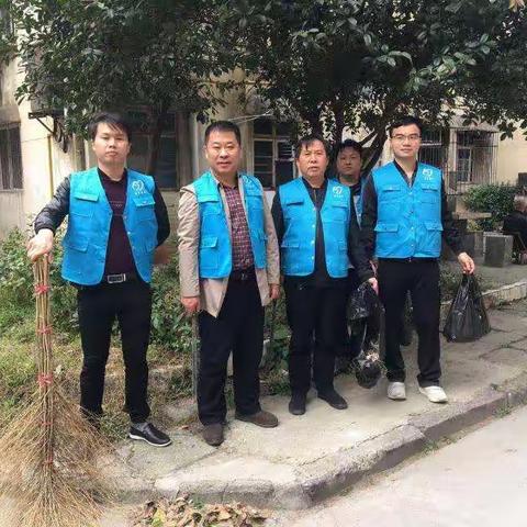 市水务局党委委员、驻市水务局纪检组长胡磊带领市水务局工作人员赴万龙湾社区帮创