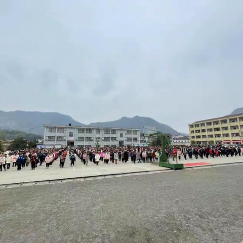 以梦为马，扬帆起航——记张谷英镇中心小学新学期首次升旗仪式