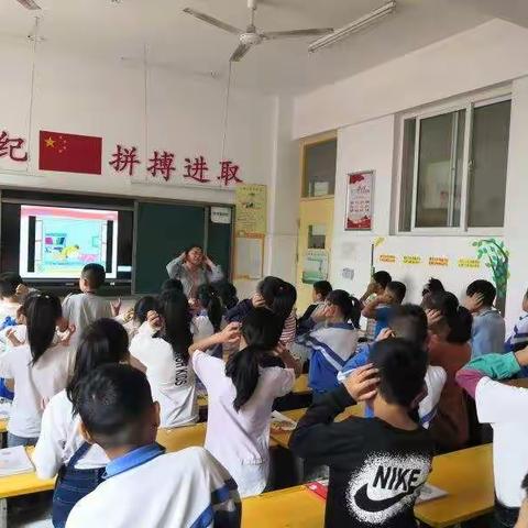 "以学促教，教思结合"新星小学英语组听评课教研活动进行时