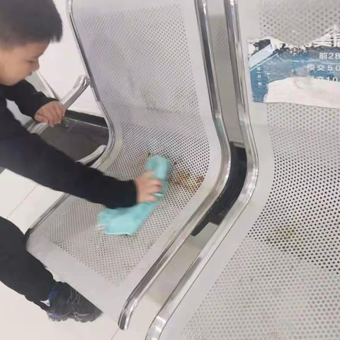 "周末去哪里 一起做公益"——浐灞第十二小学迎十四运大擦洗、大清扫活动总结