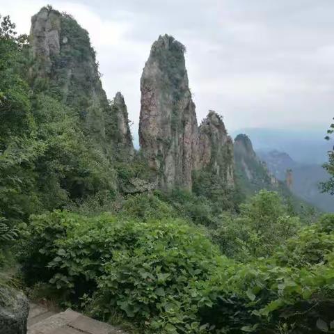 雨中登仙华山