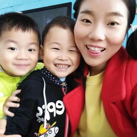 一群天真快乐的孩子们