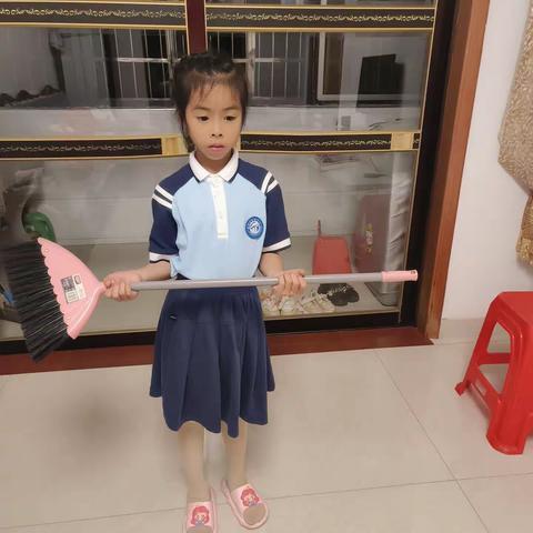 一（5）班科学小实验《 保持平衡 》