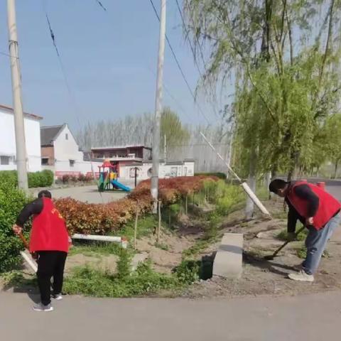 不负好春光 整治正当时——河湾村持续开展人居环境整治行动