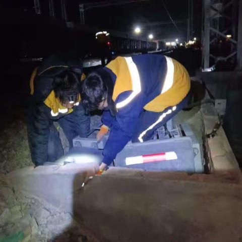 吐鲁番信号车间4月份第3周每周一星：王庆阳