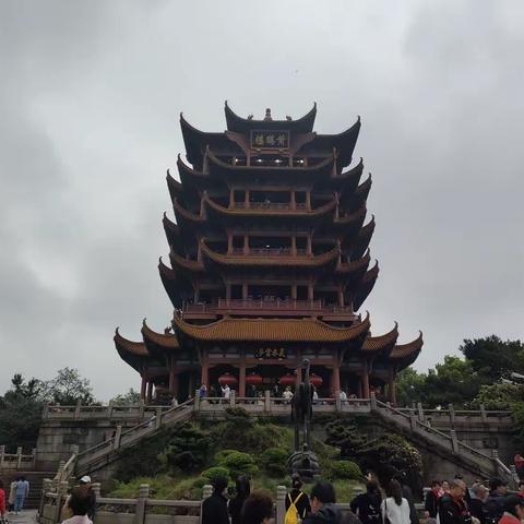 《登黄鹤楼》