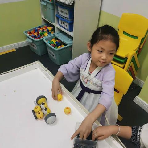 张翊桐小朋友玛酷机器人七月成长记录