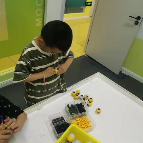 王宇小朋友玛酷机器人七月成长记录