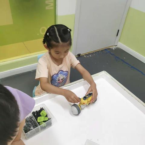 李雨芯小朋友玛酷机器人七月成长记录