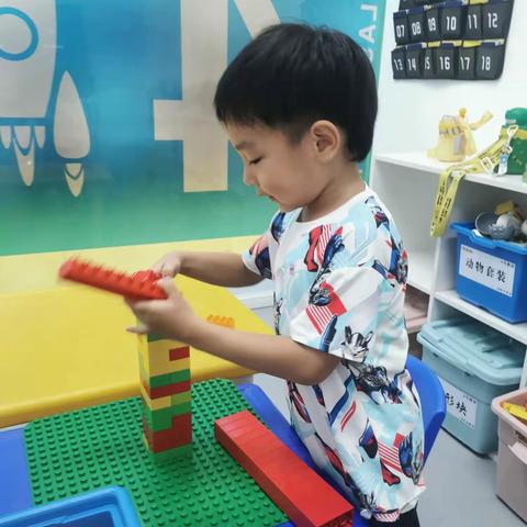 王溥小朋友玛酷机器人七月成长记录