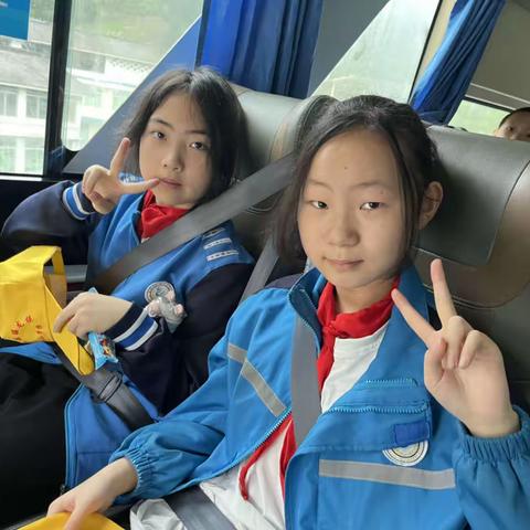 重庆市巴南区接龙镇中心小学校六年级3班“拥抱春天·炫彩童年”研学实践记
